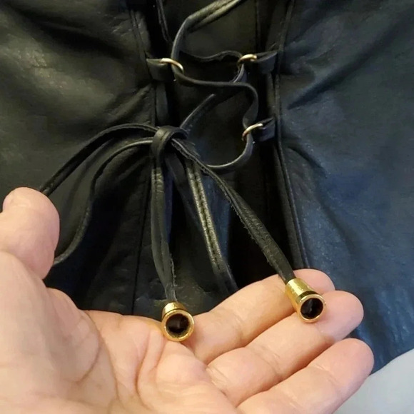 Danier leather  vest size S - Picture 5 of 11